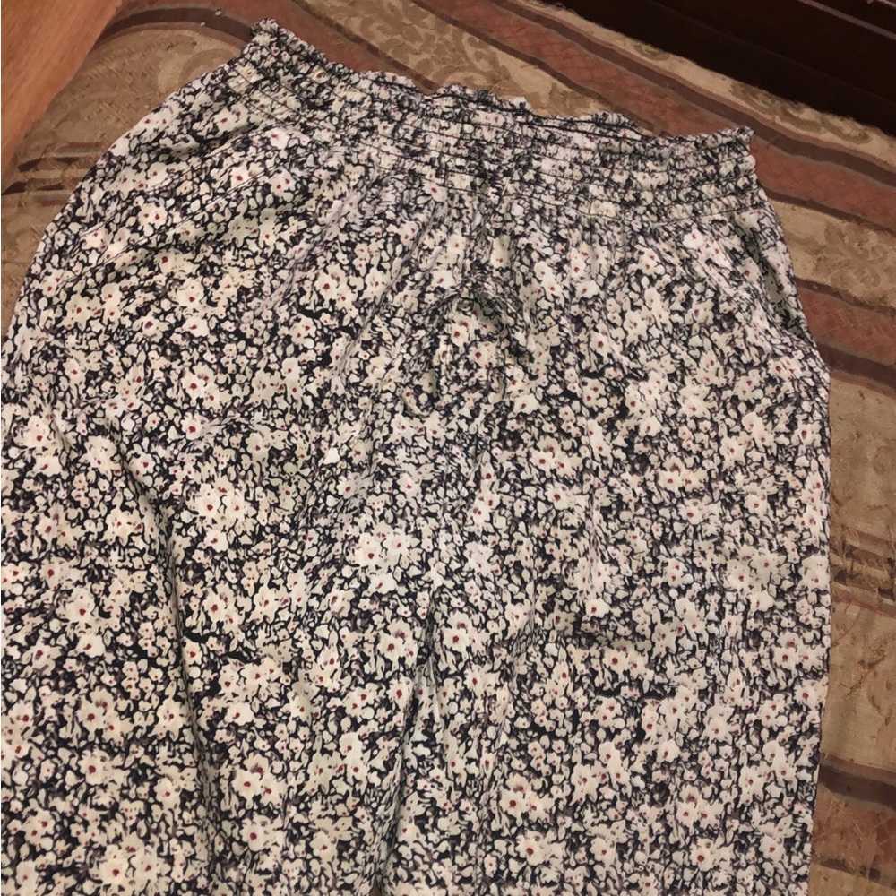 🔥 SOLD🔥Mudd floral harem pants joggers - Picture 2 of 4